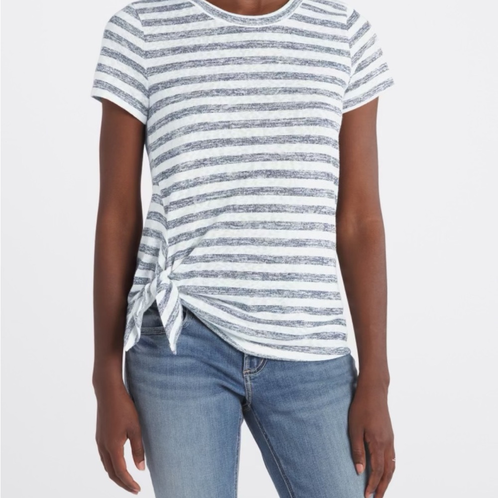 Bobeau White and Gray Tie Front Short Sleeve T-Shirt